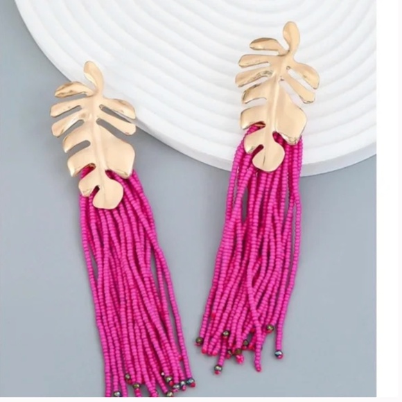 ❤️❤️ FREE Beaded Leaf Plant Hipster Vaca Vacation Tropical Hippie Drop Earrings - Picture 1 of 5